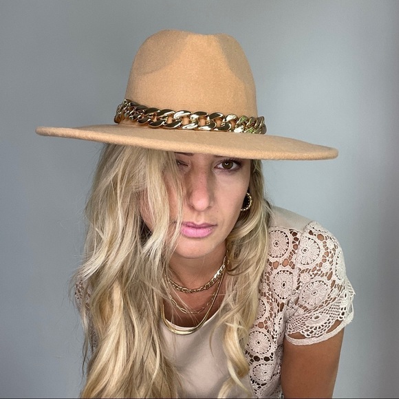 Tan Hat with Gold Chain - Picture 11 of 12